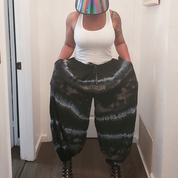 Pants - Picture 3 of 4